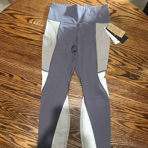 Athleta Colorblock 7/8 Legging - Picture 2 of 3